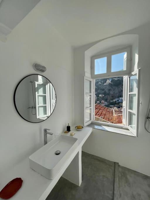 Maison Avec Terrasses Et Vues Sými Eksteriør bilde