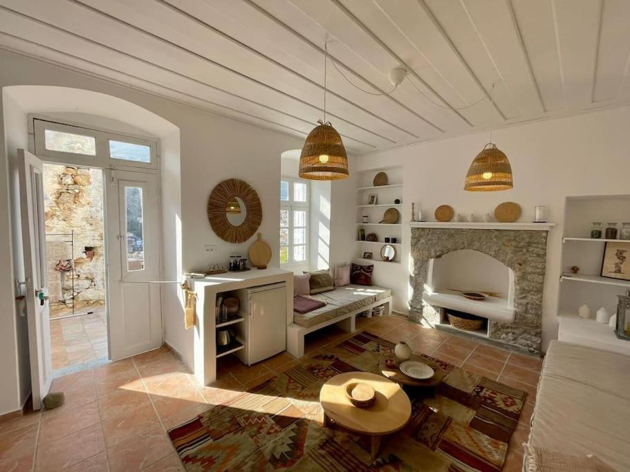 Maison Avec Terrasses Et Vues Sými Eksteriør bilde